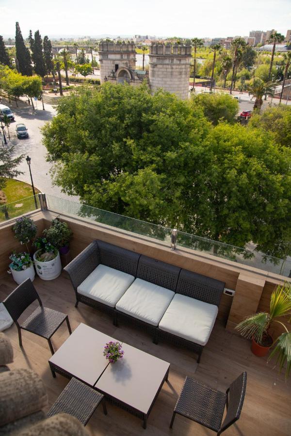 Alojamientos Puerta Palma Con Vistas Y Parking باداخوز المظهر الخارجي الصورة